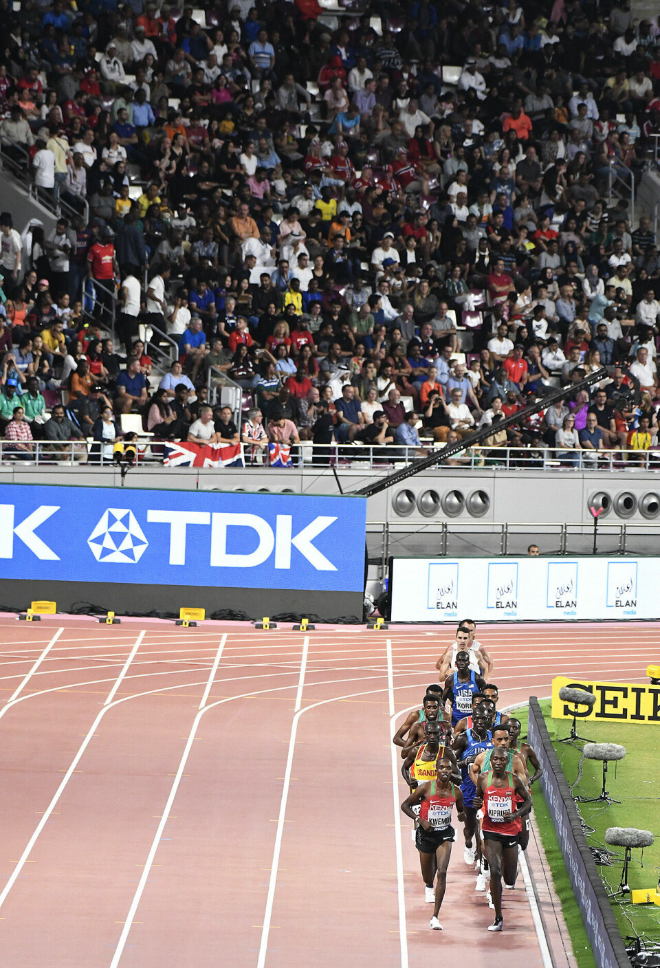 Sondre fornøyd med 12. plass på 10 000 meter i VM 10000-mye-publikum_50D4982.jpg