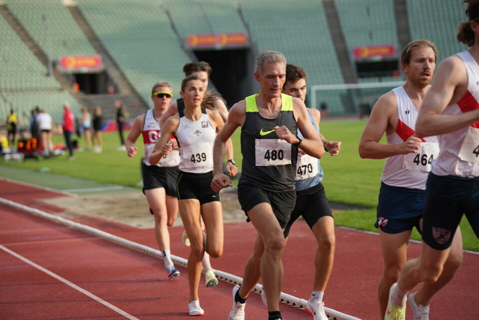 Malin Hoelsveen og Andreas Fjeld Halvorsen best av mange unge på Bislett 5000m Sigrid Jervell Våg.jpg