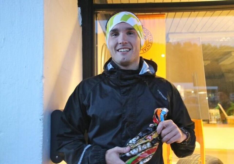 Olger Pedersen fra Hasundgot vant i dag 10 km i det 1. løpet av Ålesund vinterkarusell. Han lovte å dele premien med noen Olger Pedersen fra Hasundgot vant i dag 10 km i det 1. løpet av Ålesund vinterkarusell. Han lovte å dele premien med noen