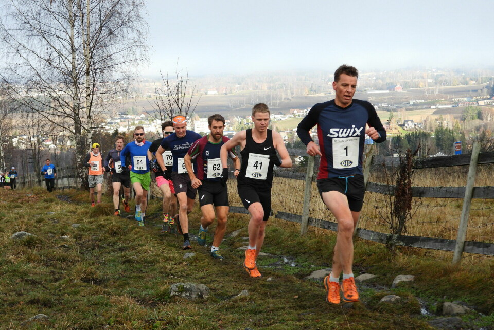 Fra fjorårets Ottestad Rundt med Espen Nyland, Stian Storsveen og Henning Lie som de første i en lang rekke løpere. (Foto: Stein Arne Negård) Fra fjorårets Ottestad Rundt med Espen Nyland, Stian Storsveen og Henning Lie som de første i en lang rekke løpere. (Foto: Stein Arne Negård)