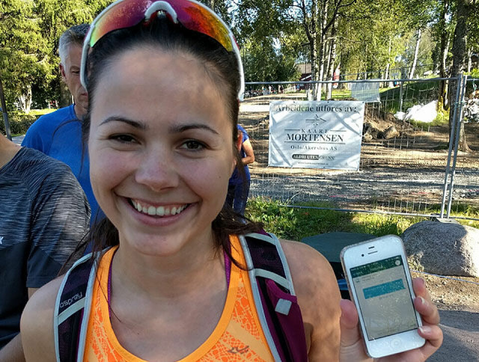 Siri Rækken ble den historisk første personen som betalte med Vipps da SRM åpnet for dette onsdag. Foto: Heming Leira Siri Rækken ble den historisk første personen som betalte med Vipps da SRM åpnet for dette onsdag. Foto: Heming Leira