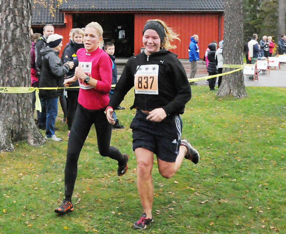 Tidenes rekordgubbe – med hele 907 løpere til start 1-Solveig_Pedersen_maal.jpg
