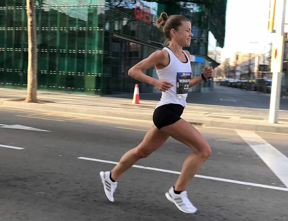 Ida Bergsløkken fløy lett av sted da hun satte halvmaratonpersen sin på 1.14.44 i Barcelona i fjor. (Foto: Arne Post) Ida Bergsløkken fløy lett av sted da hun satte halvmaratonpersen sin på 1.14.44 i Barcelona i fjor. (Foto: Arne Post)
