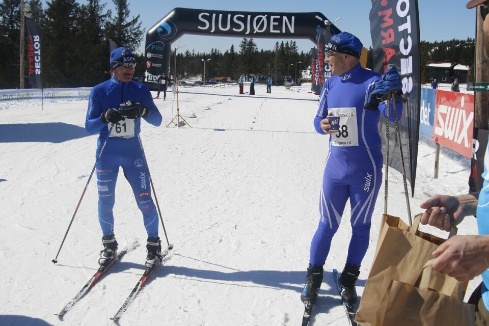 Martin Johnsrud Sundby vs. Simen Andreas Sveen i Sjusjøen Fri Wilfred_Lerberg_Inge_Oestby.jpg