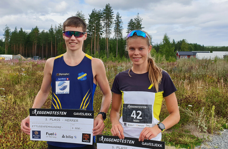 Både Mads Orø Olsen og Malin Hoelsveen kjente at de hadde løpt hardt kvelden i forveien, men de fikk likevel en fin løpsopplevelse på det mjuke underlaget på Eggemoen. (Foto: Runar Gilberg) Både Mads Orø Olsen og Malin Hoelsveen kjente at de hadde løpt hardt kvelden i forveien, men de fikk likevel en fin løpsopplevelse på det mjuke underlaget på Eggemoen. (Foto: Runar Gilberg)