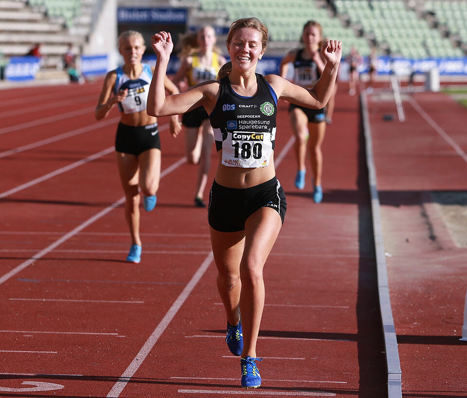 Narve G. Nordås og Kristine L. Dommersnes vant den 40. Djupadalten Innspurt_U20_kvinner_AZ3T2444.jpg