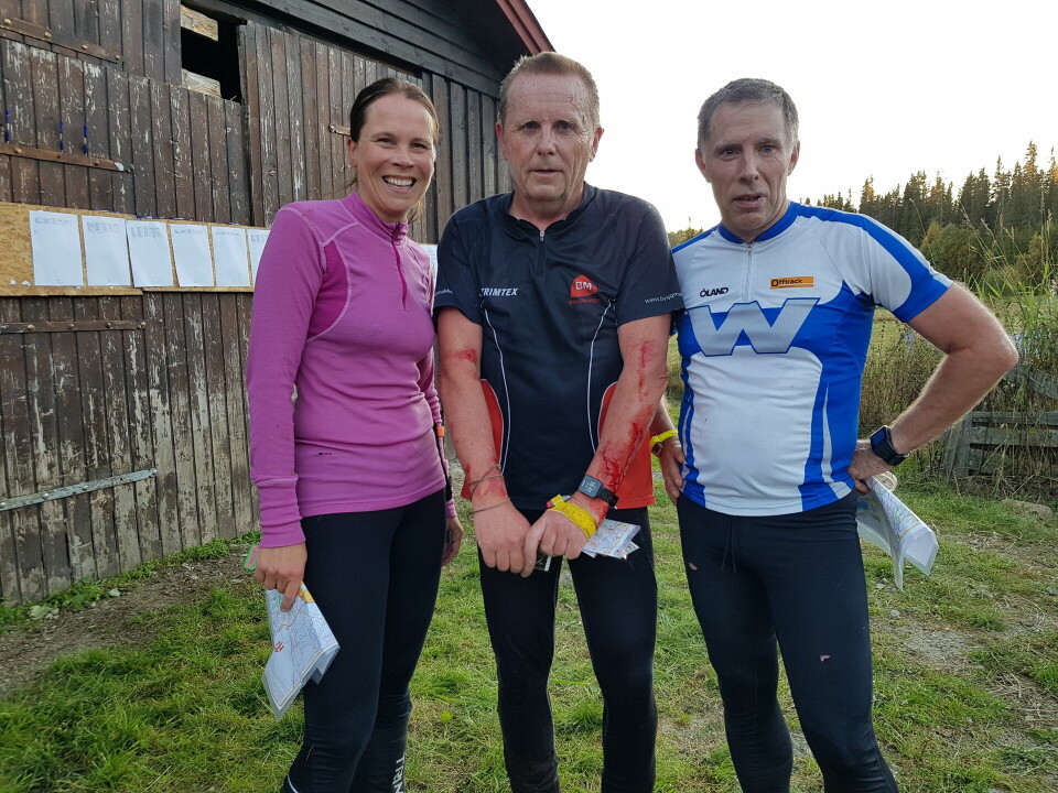Trivelig kveld da ukas bedrifts-o-løp gikk fra Steinsvollsetra i Snertingdal Tre l¢pere som l¢p lang l¢ype. Mari Norstad Opsahl, Stein Arne Negård og Agnar Renolen.jpg