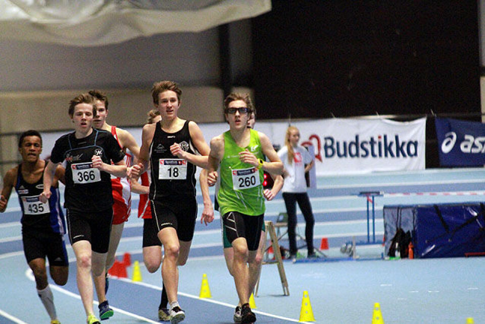 Mange jenter løp 800 m på kvinnedagen IMG_3414.jpg
