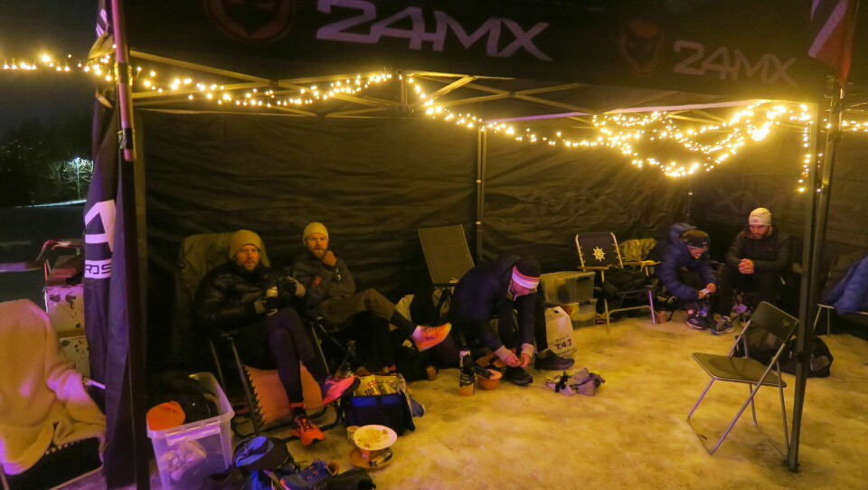 Rumenske Florin Simion ble Last One Standing på Ekeberg Backyard Ultra Hvile mellom rundene.jpg