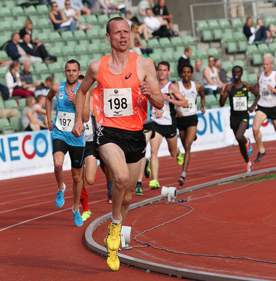 Åpningsstevne Bislett: Vedvik nordisk mester på 10 000 m 3000m_Dennis_Licht_i_tet_A20G3144.jpg
