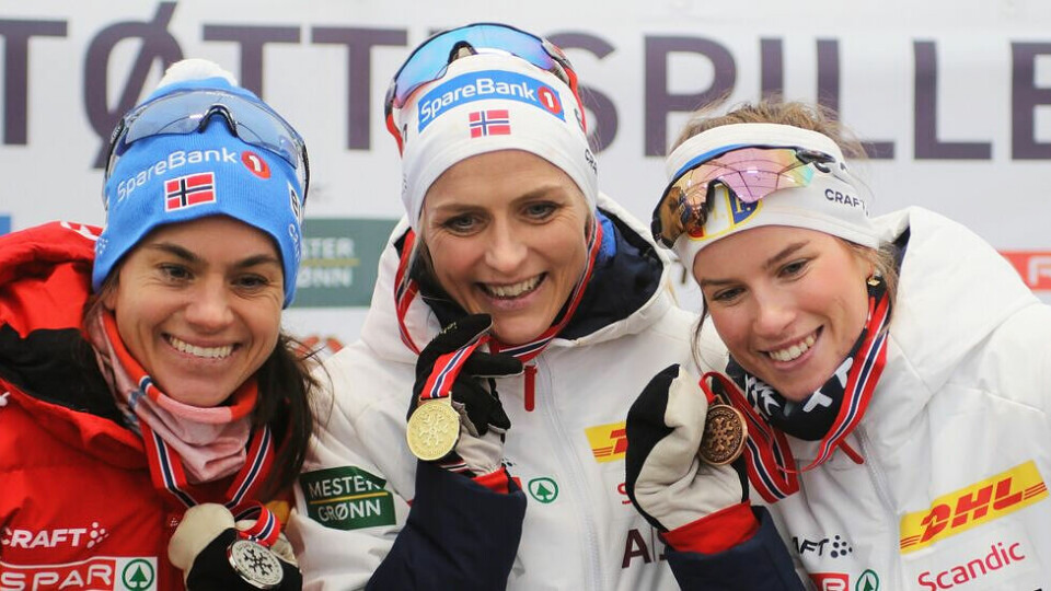Treningen til de beste norske kondisjonsutøverne presenteres i en ny studie. På bildet ser vi Heidi Weng, Therese Johaug og Kristine Austgulen Fosnæs. (Foto: Rolf Bakken) Treningen til de beste norske kondisjonsutøverne presenteres i en ny studie. På bildet ser vi Heidi Weng, Therese Johaug og Kristine Austgulen Fosnæs. (Foto: Rolf Bakken)