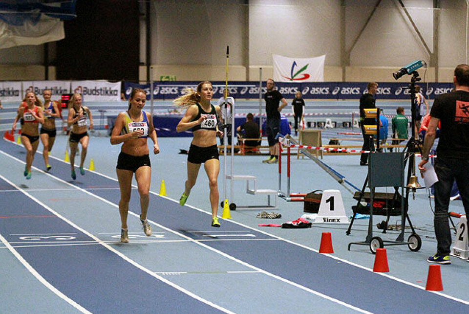 Mange jenter løp 800 m på kvinnedagen IMG_3691.jpg