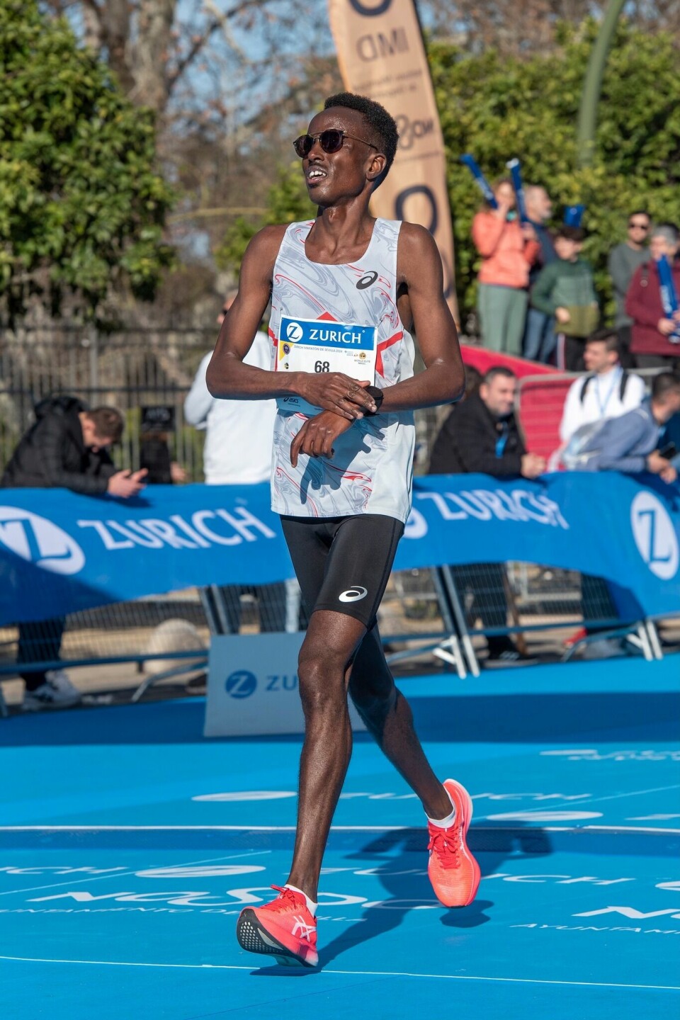 Weldu Negash Gebretsadik best av de norske maratonløperne i Sevilla Suldan-Hassan.jpg