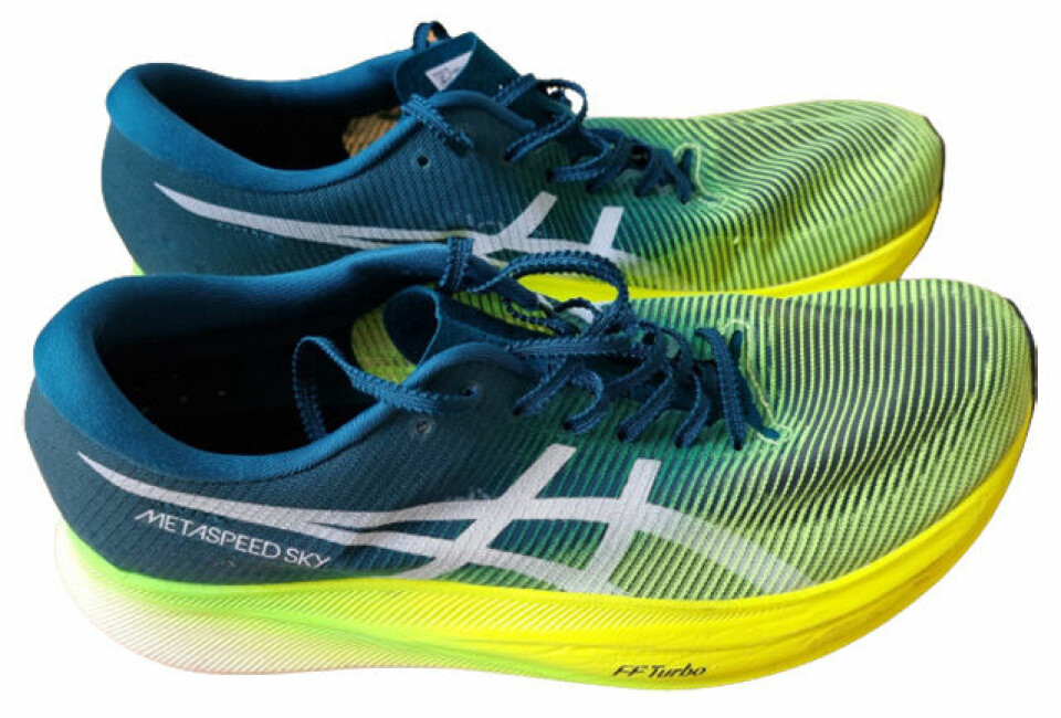 Stor test av de beste karbonskoene Asics_Metaspeed_Sky+.jpg