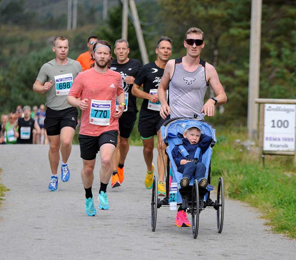 Knarvikmila startet med halvmaraton på en konsentrert løpsdag _DSC9605.jpg