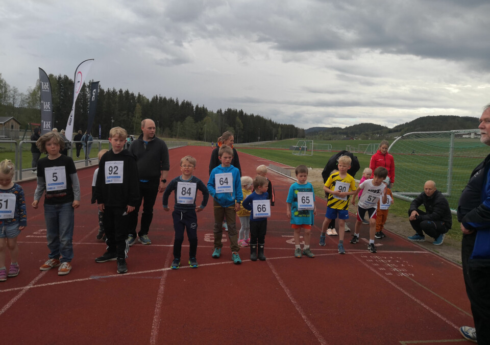Startfeltet i barneløpet (Foto: Rune Romnes) Startfeltet i barneløpet (Foto: Rune Romnes)