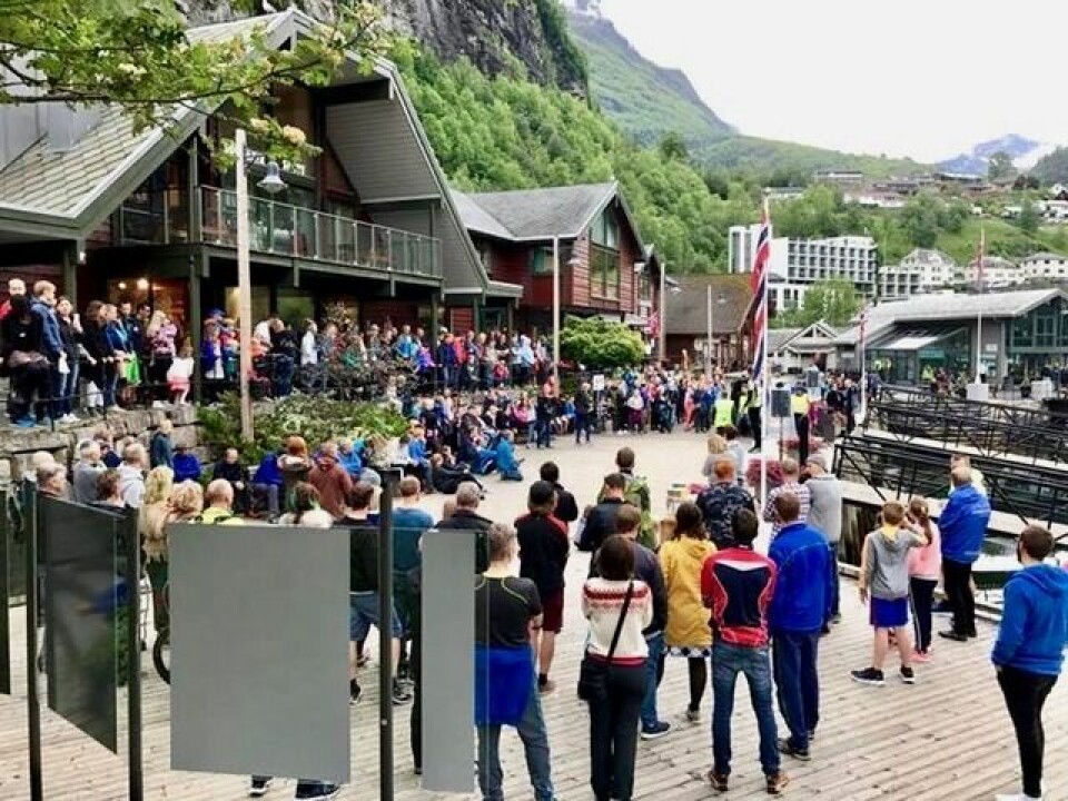 Kilian Jornet Burgada luktet på løyperekorden i Nibbeløpet Seiersseromoni