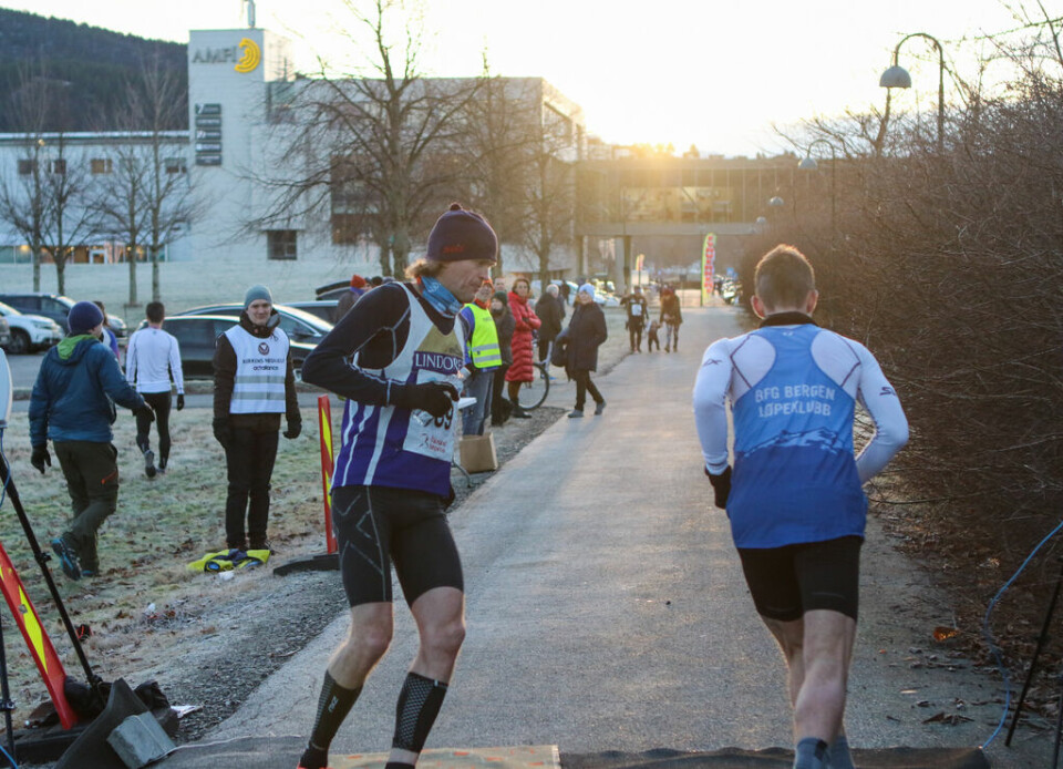 Vera Nystad satte ny verdensrekord på maraton i Ålesund 2beste_maraton_herre_02.jpg