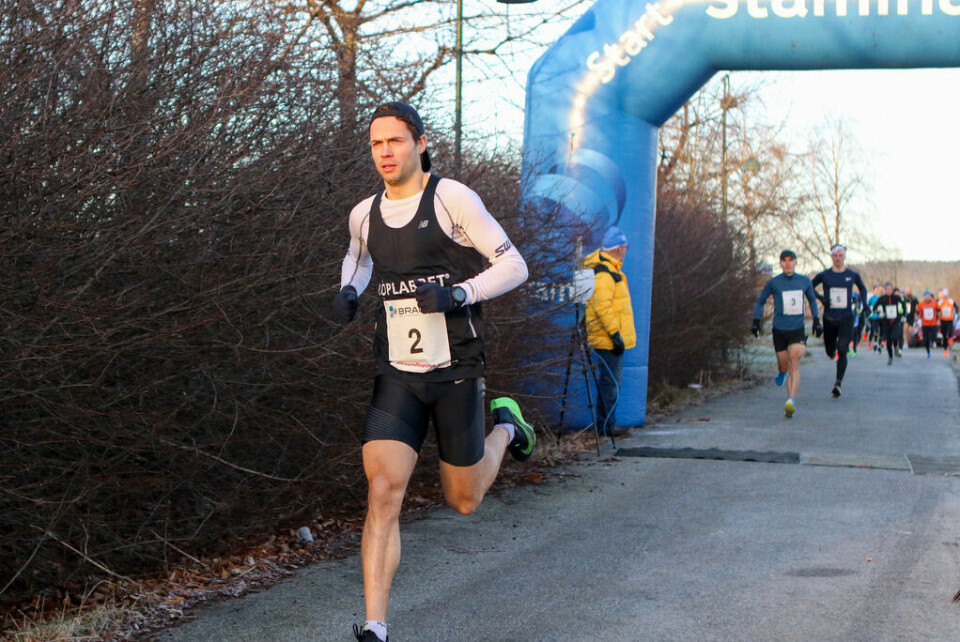 Vera Nystad satte ny verdensrekord på maraton i Ålesund Vinner_21km_herre.jpg