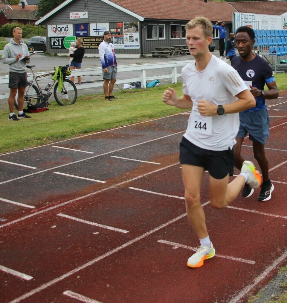 Suverene vinnere og tette dueller på Fevik stadion IMG_7225SondreOlsen5km.jpg