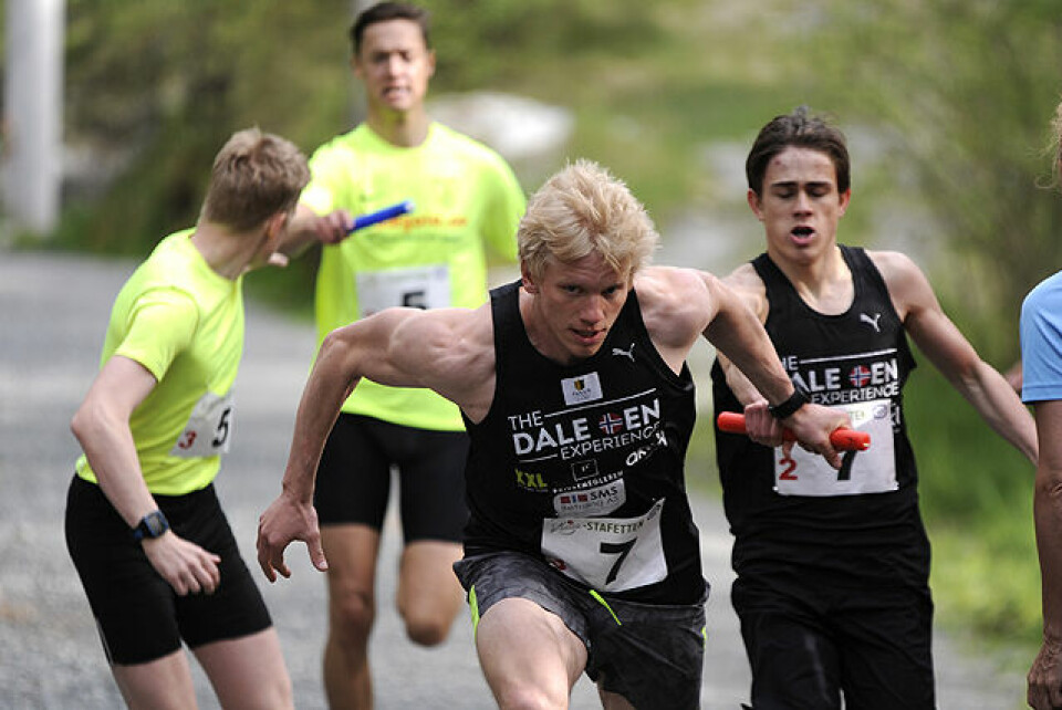 Andre veksling på Hansastafetten: Joel Dyrhovden og The Dale Oen Experience går ut med et lite forsprang på Tomas Windheim og Yolo. Andre veksling på Hansastafetten: Joel Dyrhovden og The Dale Oen Experience går ut med et lite forsprang på Tomas Windheim og Yolo.