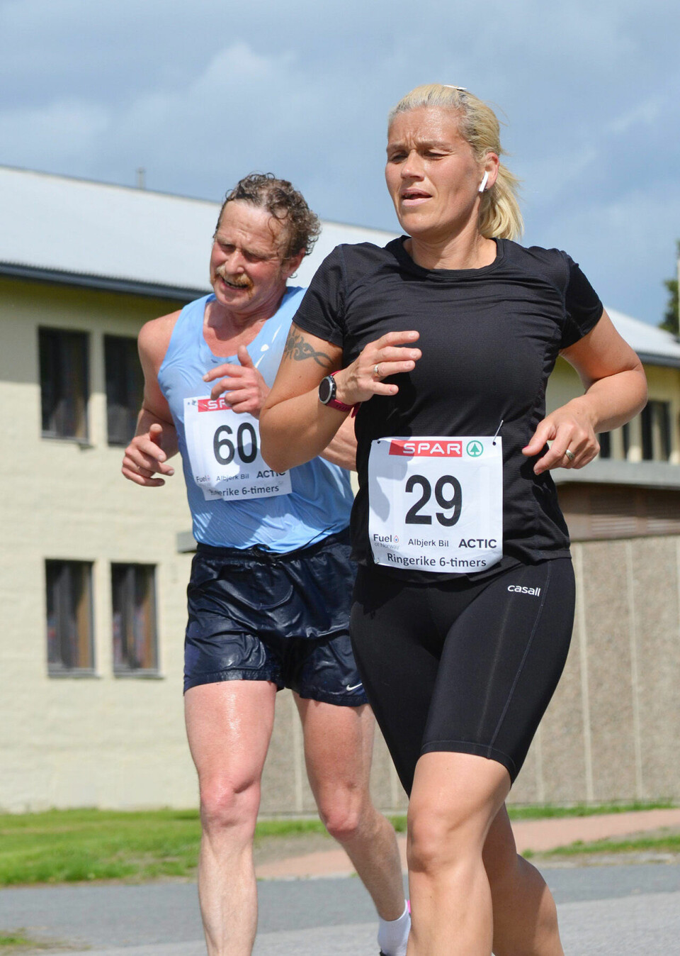 Dag Bern og Ida Slorafoss vant Ringerike 6-timers Odd-Gunnar-Tveit-og-Laila-Kristoffersen-DSC_0287.jpg