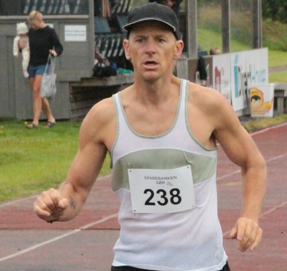 Suverene vinnere og tette dueller på Fevik stadion IMG_7245GeorgSmedsaas10km.JPG