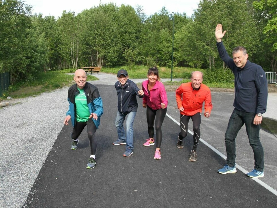 Kondis.no-reporter løp sitt maraton nr 200 i Hornindal, 70 år i dag Initiativtagerne som ønsker masse folk pÃ¥ Kondistreninga Ã
lesund: Per Jan Helset, Helge Fuglseth, Angelique Helset, Jan Ketil Vinnes og Svein Arne Myhre(leder).