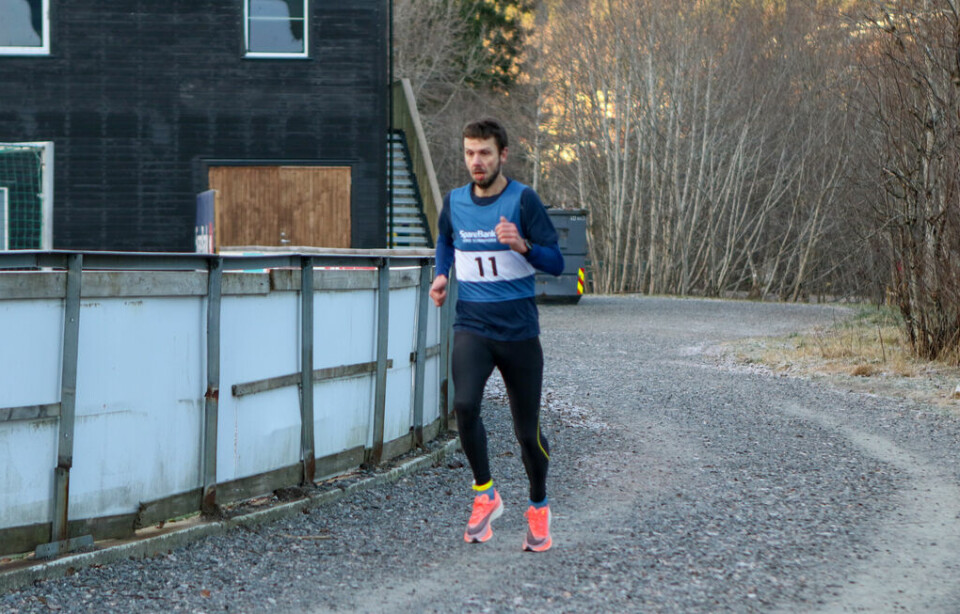 Stian Nedrelid først i mål på tiden 21:58. Foto: Bjørn Ole Vassbotn. Stian Nedrelid først i mål på tiden 21:58. Foto: Bjørn Ole Vassbotn.