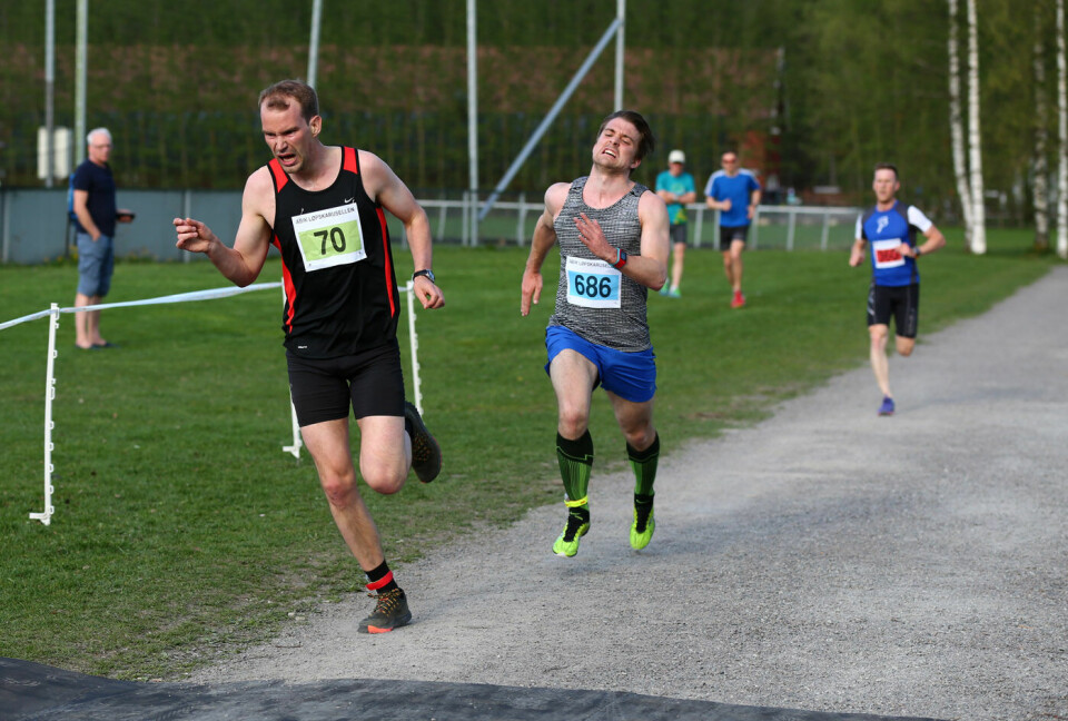 Kristian Braathen spurter inn til seier foran Glenn Røisgaard (foto: Bjørn Hytjanstorp). Kristian Braathen spurter inn til seier foran Glenn Røisgaard (foto: Bjørn Hytjanstorp).