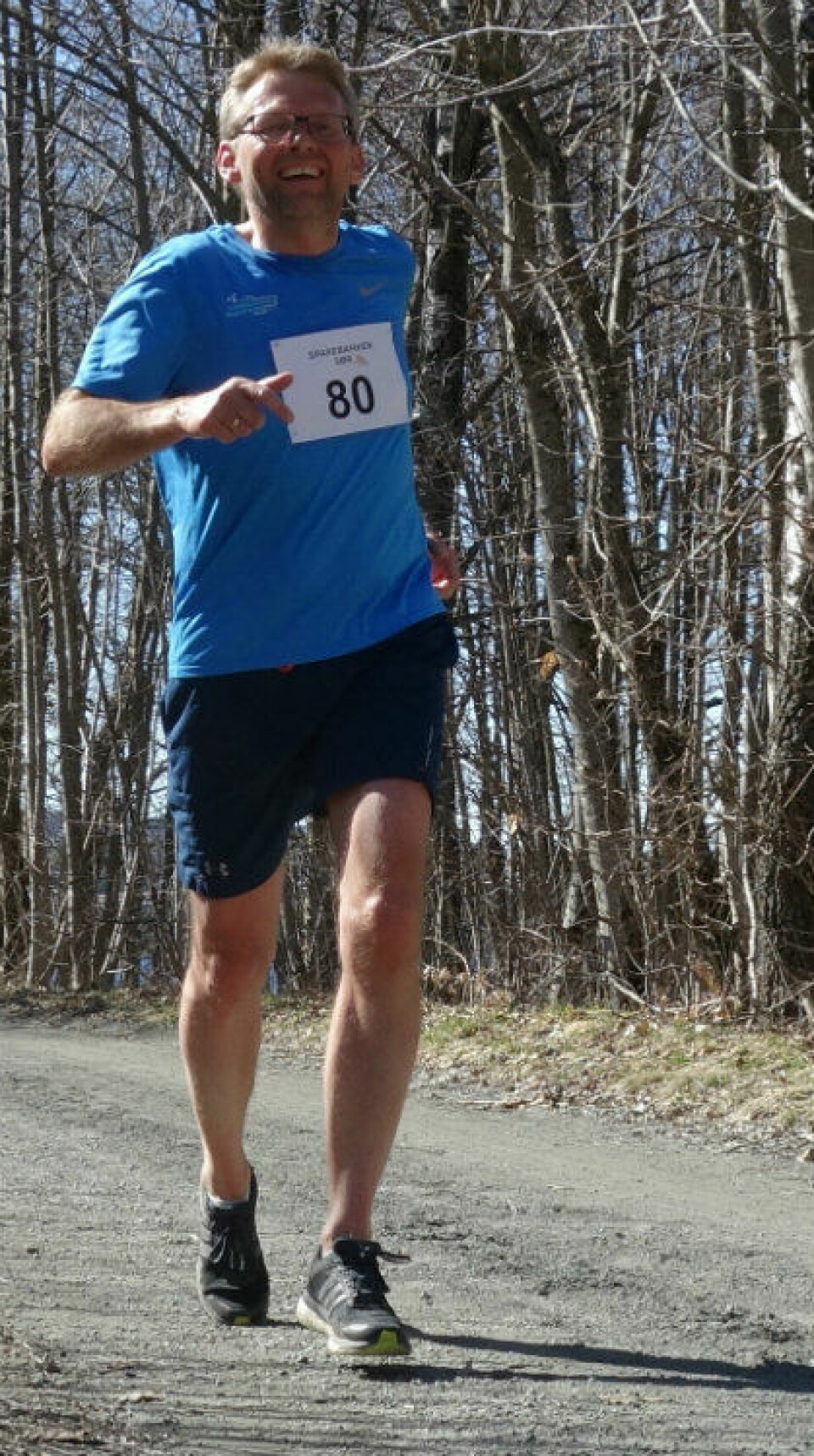 82 løpere fullførte Fevik halvmaraton DSC04925Red80.jpg