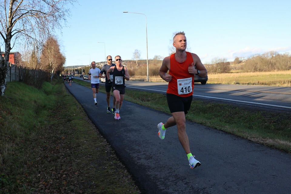 278 løpere i aksjon under Lørenskogløpet bib410-349.JPG