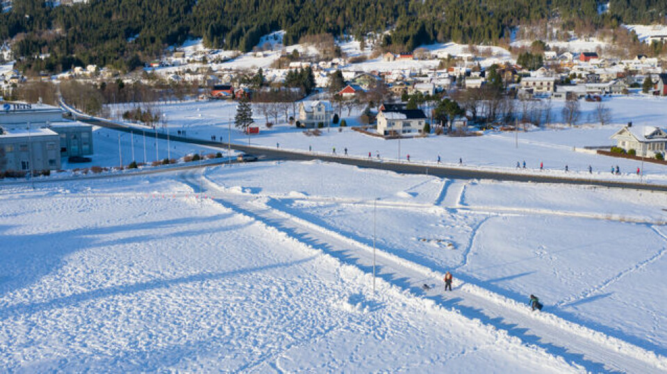 Mads Fredriksen og Camilla Svoren raskest rundt Grimstadvatnet 05_drone_starten.jpg