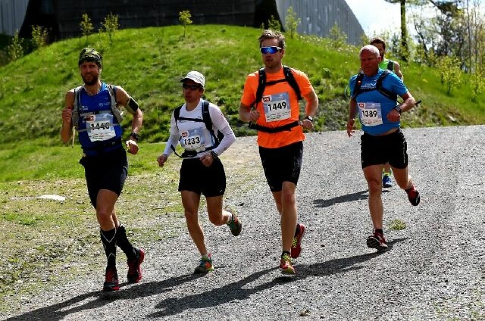 Norges største ultraløp med tøff løype i strålende vær 45-01-De-forste-opp-til-Kolletaarnet-45km (640x424).jpg