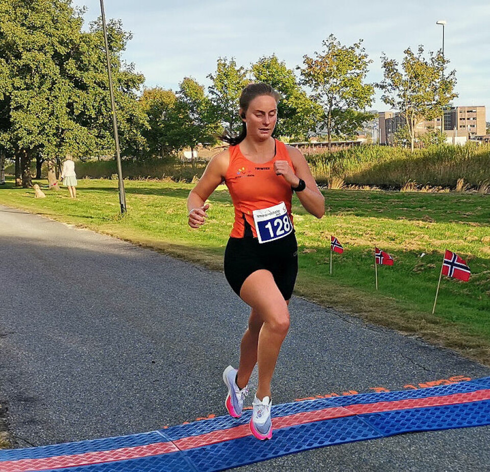 Kristine Lande Dommersnes forbedret den norske rekorden på 3 km med 30 sekunder 4-Helena_Hope_nr1_5km_nett.jpg