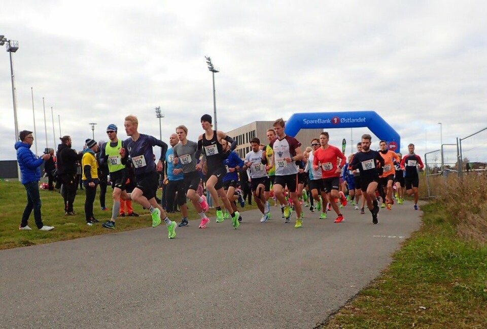 Mange glade ansikter etter Norgesløpet på Jessheim Starten på 5 km i Norgesløpet 2019 på Jessheim. Vinner Jonatan Vedvik (nr 246), nr 2 ble Einar Melsom (nr 239), og nr 3 ble Anders Nøstdahl Glørsen (nr764).