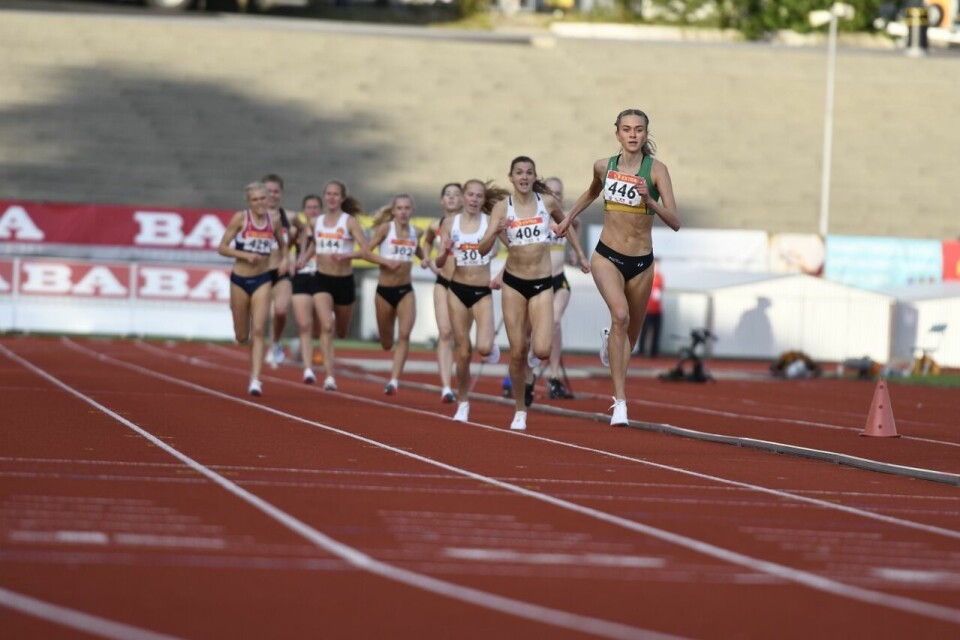 Amalie Manshaus Sæten vant 1500 meter foran Sigrid Jervell Våg NM-friidrett-2020-Bergen-KD-90099- Foto_Bjørn_Johannessen_JPG (1280x853).jpg