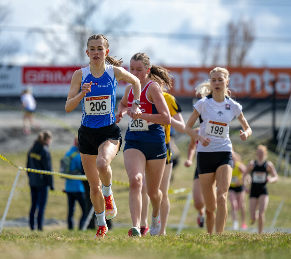 Selma Løchen Engdahl og Petter Myhr støtter hverandre i satsingen på hver sin idrett Selma-Loechen Engdahl-NM-terreng-Bjerke-foto-Samuel-Hafsahl-DSC_0758.jpg