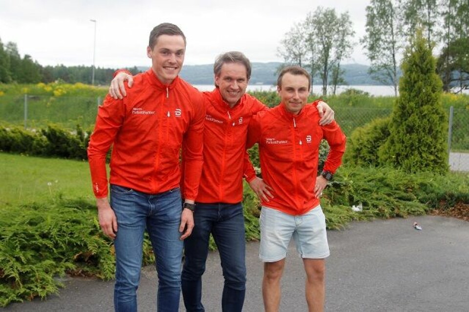 Arnt Nyborg i Team ParkettPartner ser fram til en ny vinter med bl.a. nykommer Magnus Vesterheim (til venstre) og Anders Kampenhøy (til høyre) i stallen. Arnt Nyborg i Team ParkettPartner ser fram til en ny vinter med bl.a. nykommer Magnus Vesterheim (til venstre) og Anders Kampenhøy (til høyre) i stallen.