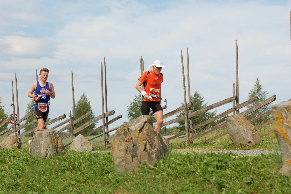 St.Olavsloppet passerer blant annet Stiklestad. Her er det Olav Engen og Ragnar Nygaard som passerer i 2007 - på vei fra Levanger til Åre. (Foto: Arne Brunes) St.Olavsloppet passerer blant annet Stiklestad. Her er det Olav Engen og Ragnar Nygaard som passerer i 2007 - på vei fra Levanger til Åre. (Foto: Arne Brunes)