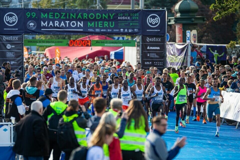 Fra starten av fjorårets Kosice Marathon den 2. oktober (Foto. www.facebook.com/kosicemarathon). Kosice Marathon start 2022