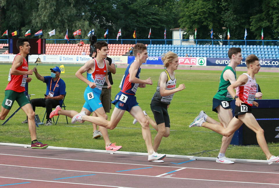 Litt for tøft for våre gutter på 1500 meter Andreas_Fjeld_Halvorsen_forserer_igjen_1_runde_igjen_AZ3T9192.jpg
