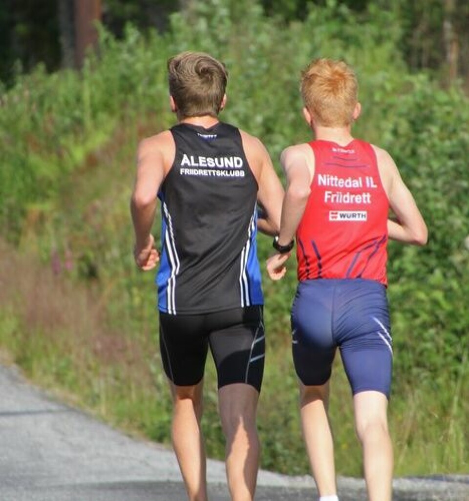 En 15-åring og en 16-åring vant i varme Ålesund 5km_10km_2.jpg