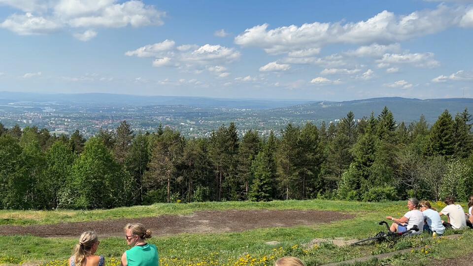 Jon Sæverås Breivold og Annie Bersagel best opp Grefsenkollen grefsenkollen.jpg