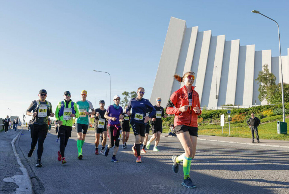 Løpsfest da Midnight Sun Marathon ble arrangert i Tromsø maraton4.jpg