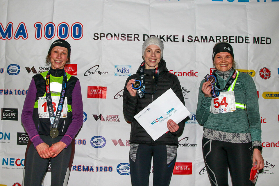Nærmere 300 løp ut fra Fana Stadion i Vinterkarusellens 6. løp 3J6A1849.jpg