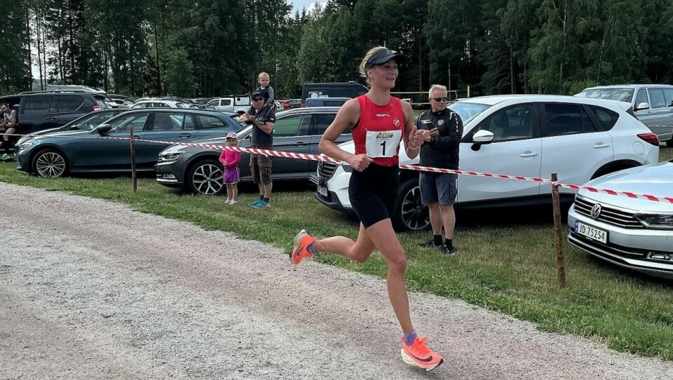 Sigrun Gjølberg da hun ble første kvinne under tre timer i Unionmarathon for to år siden. (Foto: arrangøren) Sigrun Gjølberg da hun ble første kvinne under tre timer i Unionmarathon for to år siden. (Foto: arrangøren)