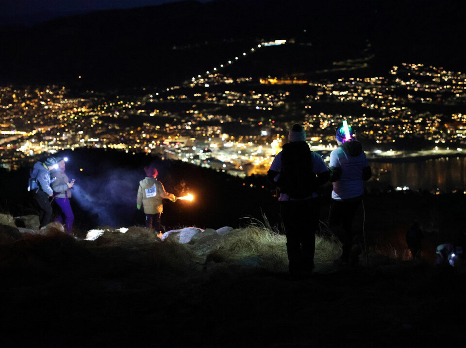 Mange barn fikk prøve seg på fjelltur i mørket 1U9A7231.jpg