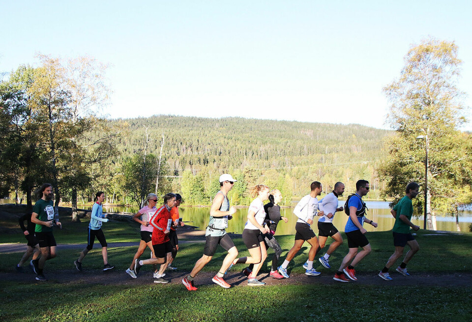 På en stille og solfylt morgen dro løperne ut på sin 21, 42 eller 63 km lange ferd i Nordmarka. (Foto: Runar Gilberg) På en stille og solfylt morgen dro løperne ut på sin 21, 42 eller 63 km lange ferd i Nordmarka. (Foto: Runar Gilberg)