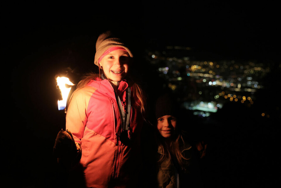 Mange barn fikk prøve seg på fjelltur i mørket 1U9A7266.jpg